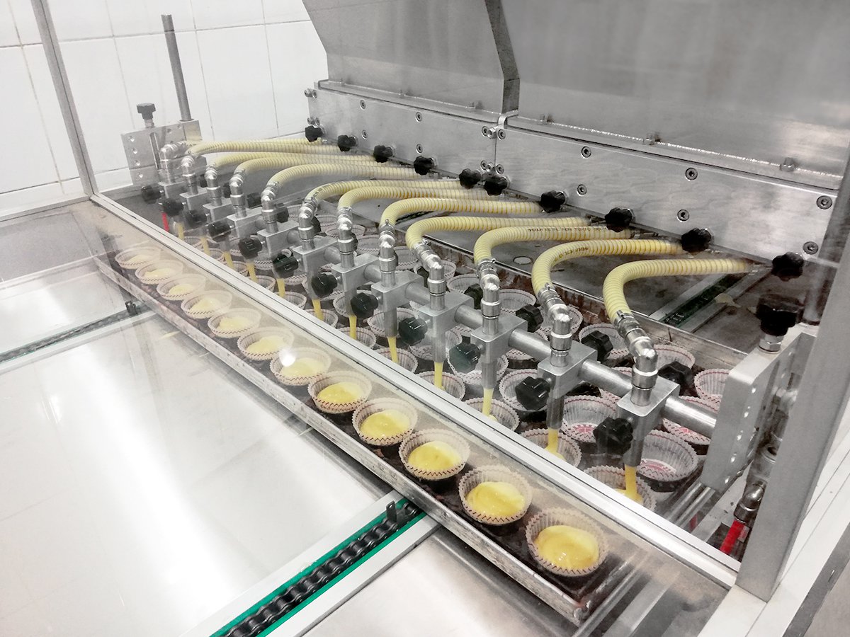 injecting machine,injecting machines,depositor,depositors,muffin,muffins,muffin production,cupcake,cupcakes,cupcakes production,machine for cupcake production,stoccoimpianti,stocco impianti